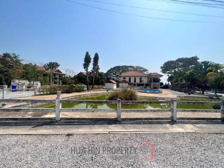ROYAL GARDEN RESORT  : 4 bed 2 storey