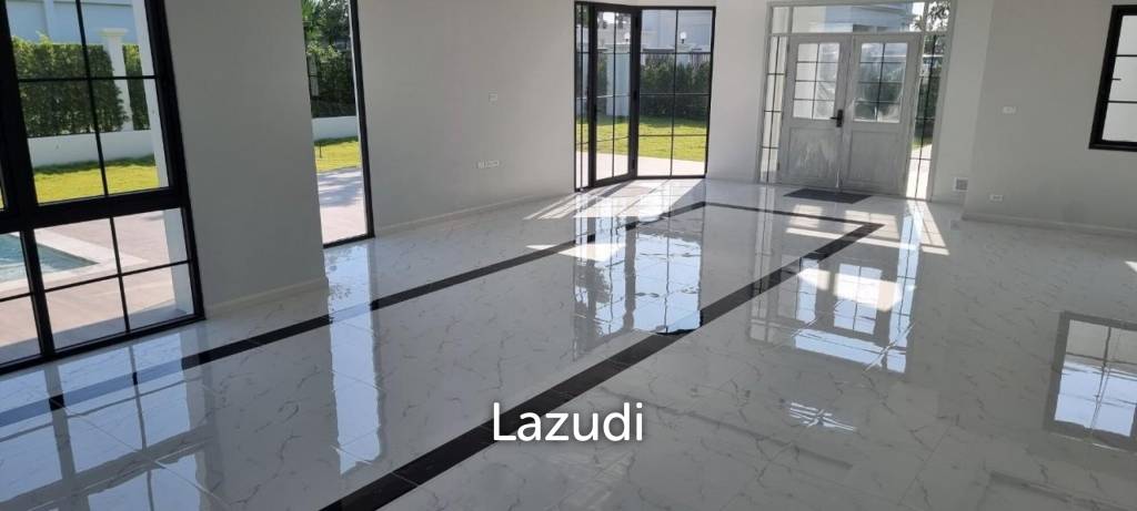 6 Beds 5 Baths 450 SQ.M. Rungsii Village