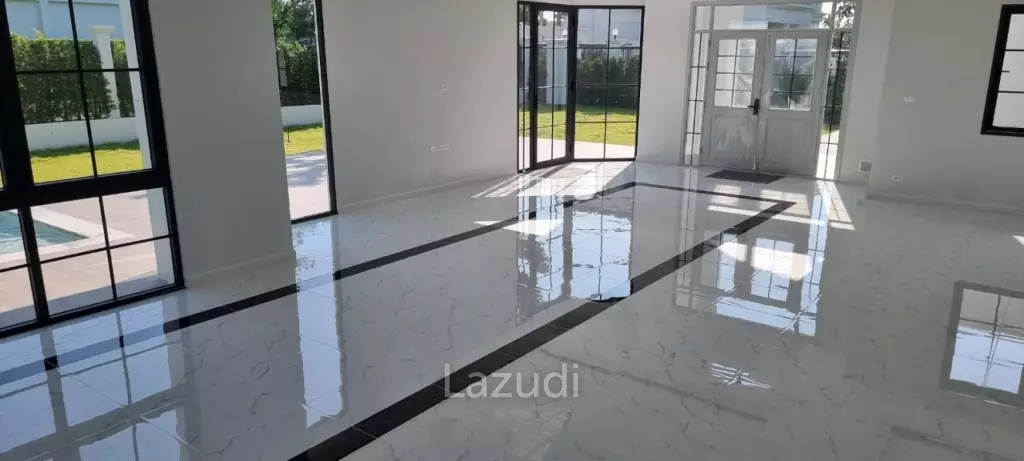 6 Beds 5 Baths 450 SQ.M. Rungsii Village
