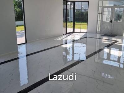 6 Beds 5 Baths 450 SQ.M. Rungsii Village