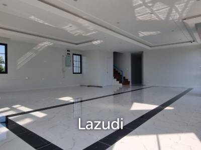 6 Beds 5 Baths 450 SQ.M. Rungsii Village