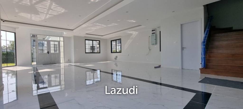 6 Beds 5 Baths 450 SQ.M. Rungsii Village