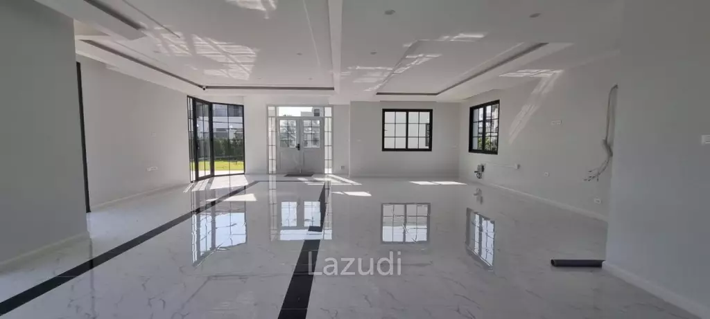 6 Beds 5 Baths 450 SQ.M. Rungsii Village