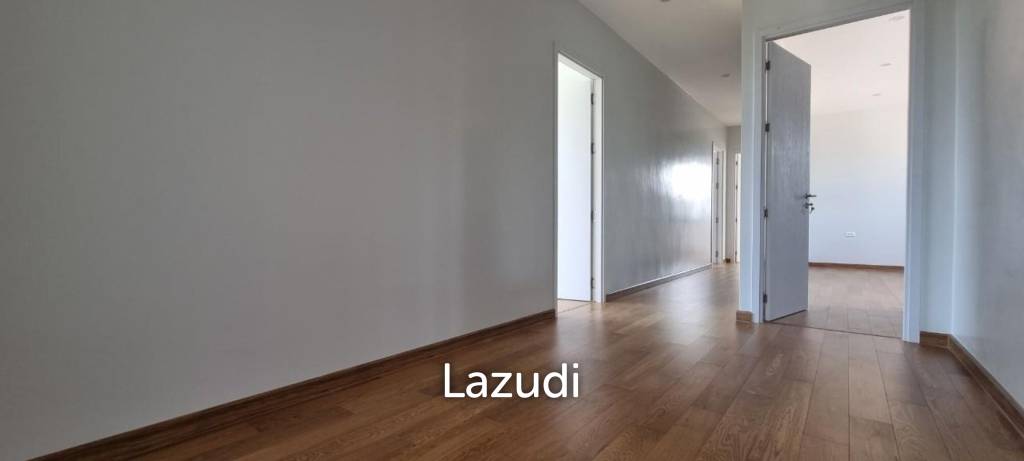 6 Beds 5 Baths 450 SQ.M. Rungsii Village