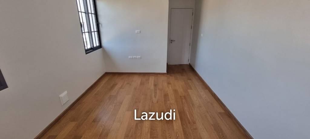 6 Beds 5 Baths 450 SQ.M. Rungsii Village