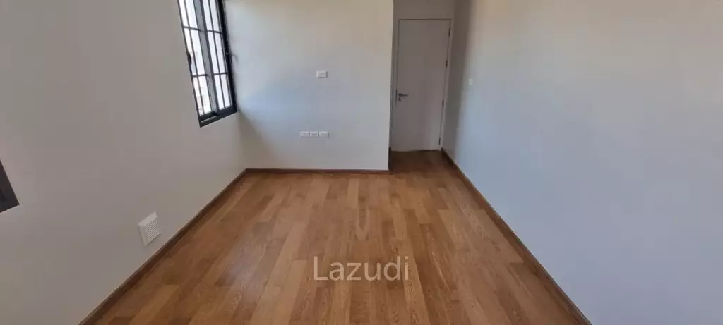 6 Beds 5 Baths 450 SQ.M. Rungsii Village