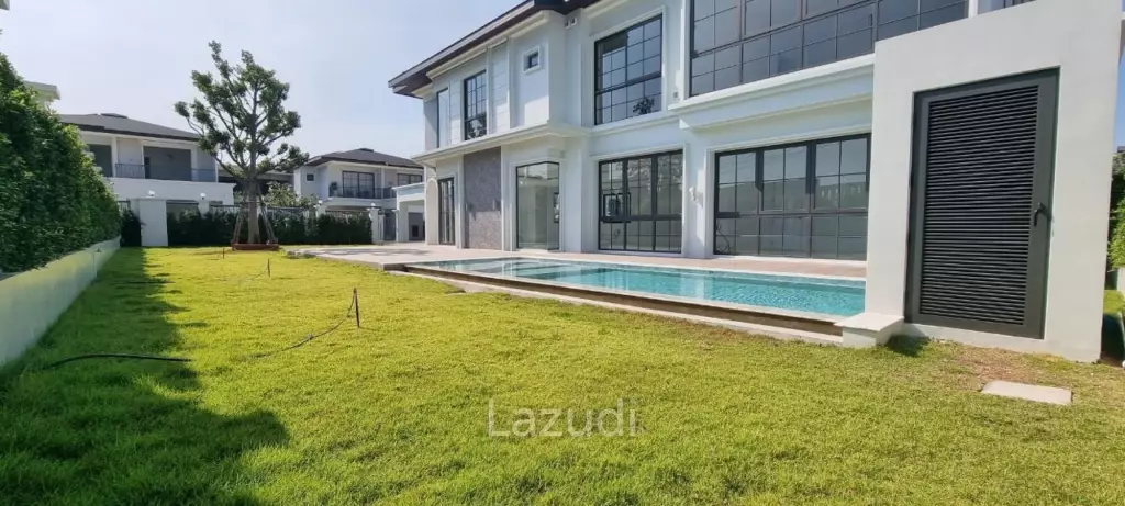 6 Beds 5 Baths 450 SQ.M. Rungsii Village