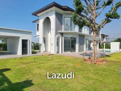6 Beds 5 Baths 450 SQ.M. Rungsii Village