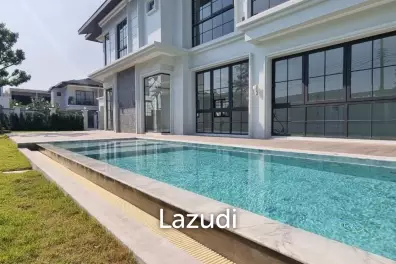 6 Beds 5 Baths 450 SQ.M. Rungsii Village