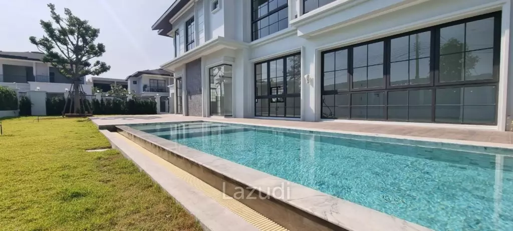 6 Beds 5 Baths 450 SQ.M. Rungsii Village