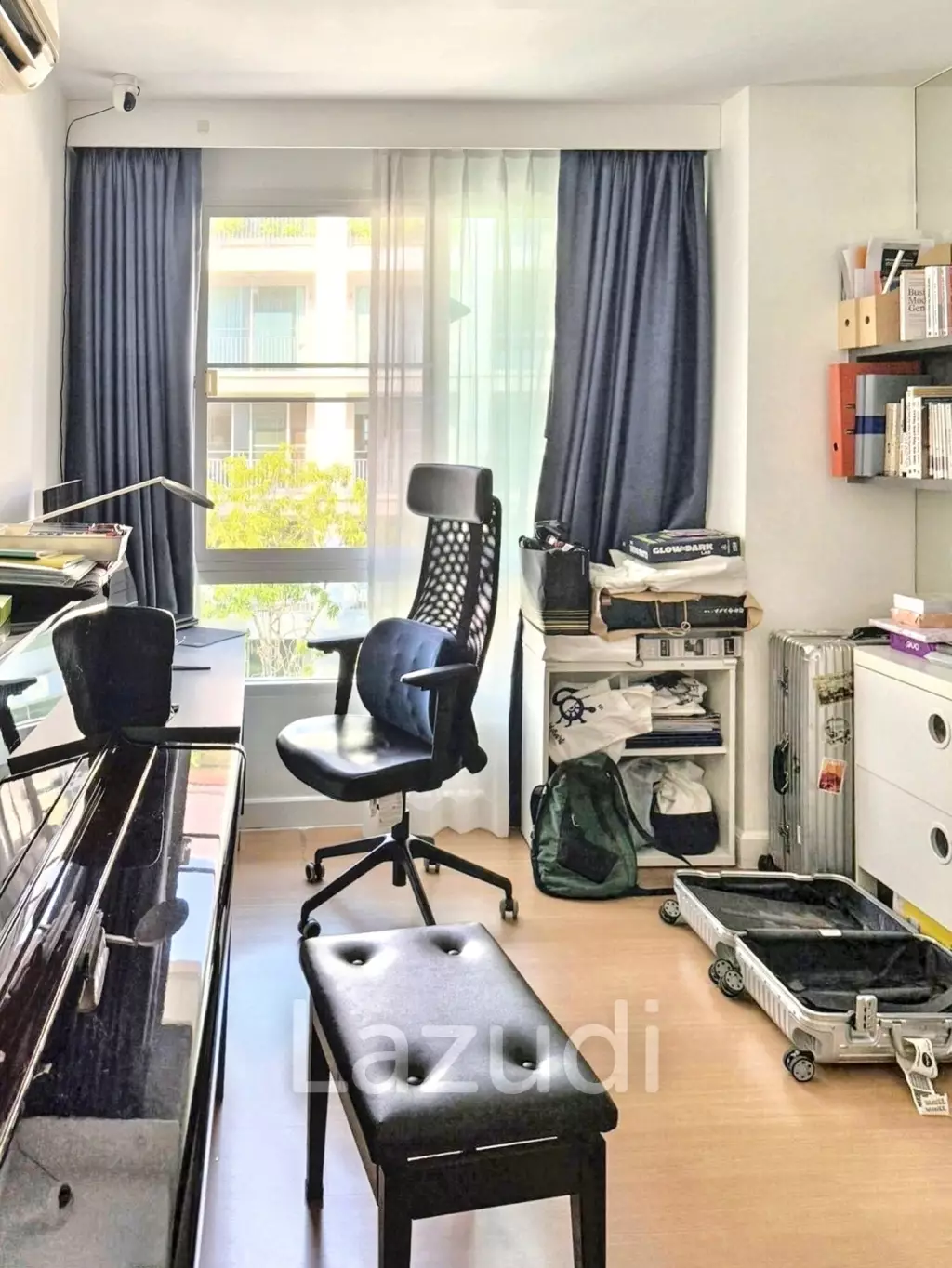 3 Bed 2 Bath 108 SQ.M The Bangkok Thanon Sub