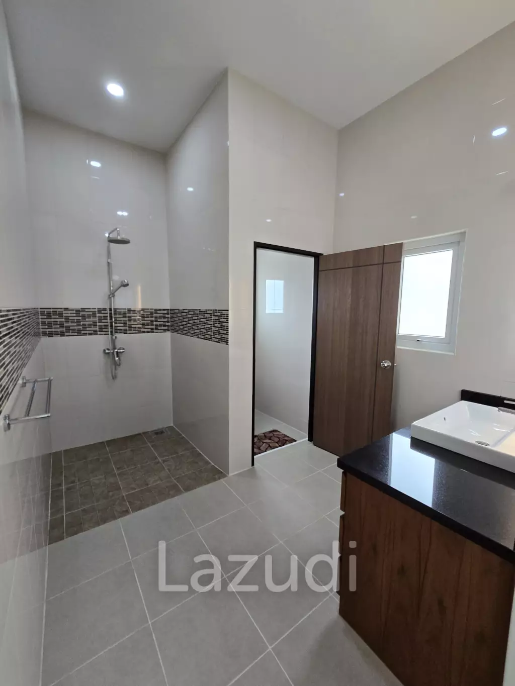 New Seaview Villa On 3,200 SQM Of Land
