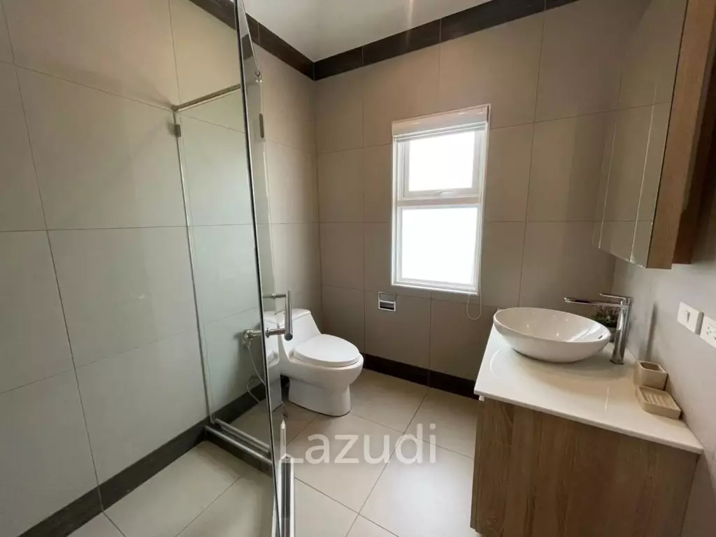 3 Bedroom Villa with Pool in Mali Prestige - For Rent