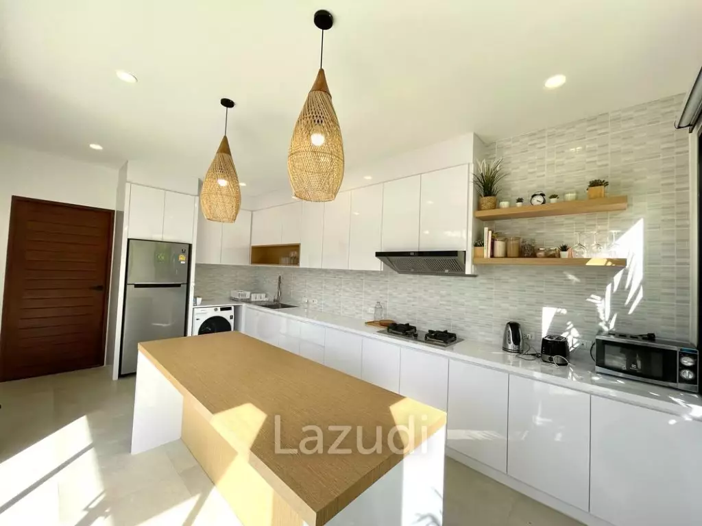 Modern 4 Bedroom Pool Villa In Pasak, Thalang