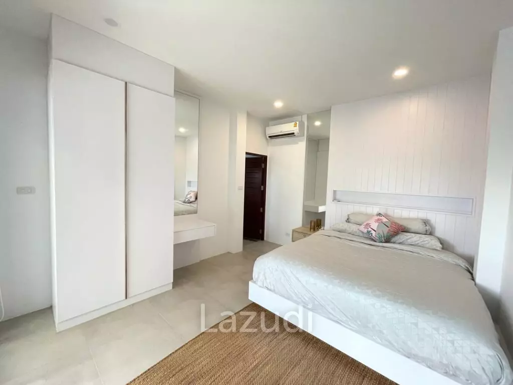 Modern 4 Bedroom Pool Villa In Pasak, Thalang