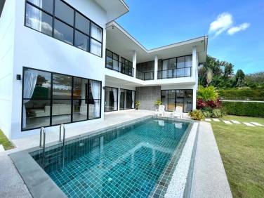 Modern 4 Bedroom Pool Villa In Pasak, Thalang