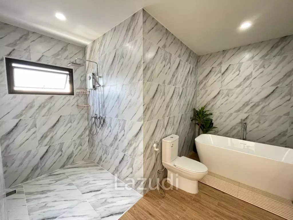 Modern 4 Bedroom Pool Villa In Pasak, Thalang