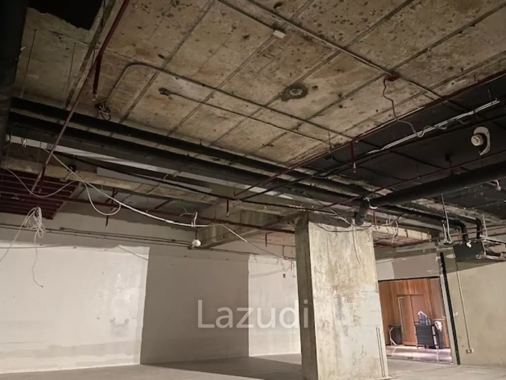 130SQM Retail/Restaurant Space 8th Floor of Thriving Novotel Sukhumvit 20 Hotel