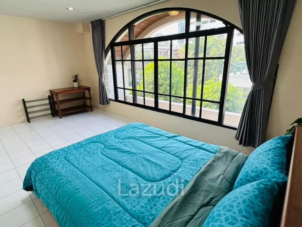 3 Beds 4 Baths 380 SQ.M Moo Baan Chicha Castle