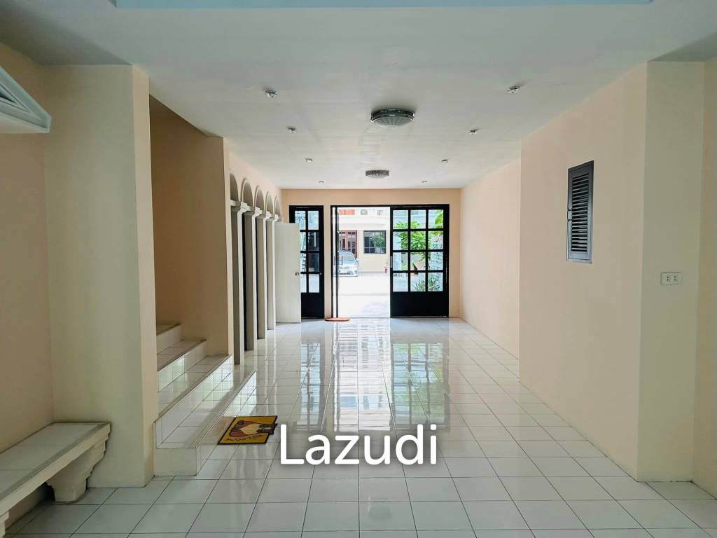 3 Beds 4 Baths 380 SQ.M Moo Baan Chicha Castle
