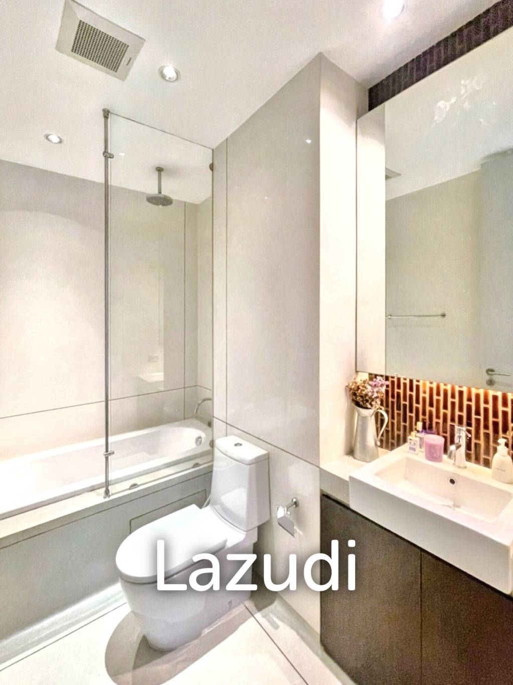 2 Bedroom 2 Bathroom 141 SQ.M Promphan 53