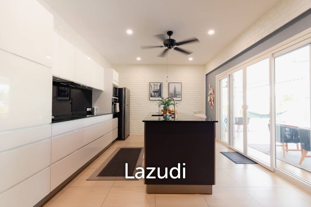 THE VIEWS HUA HIN  : 4 bed pool villa with outstanding Views