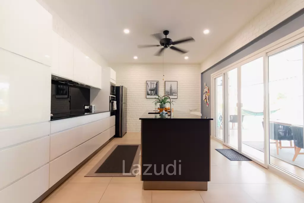 THE VIEWS HUA HIN  : 4 bed pool villa with outstanding Views