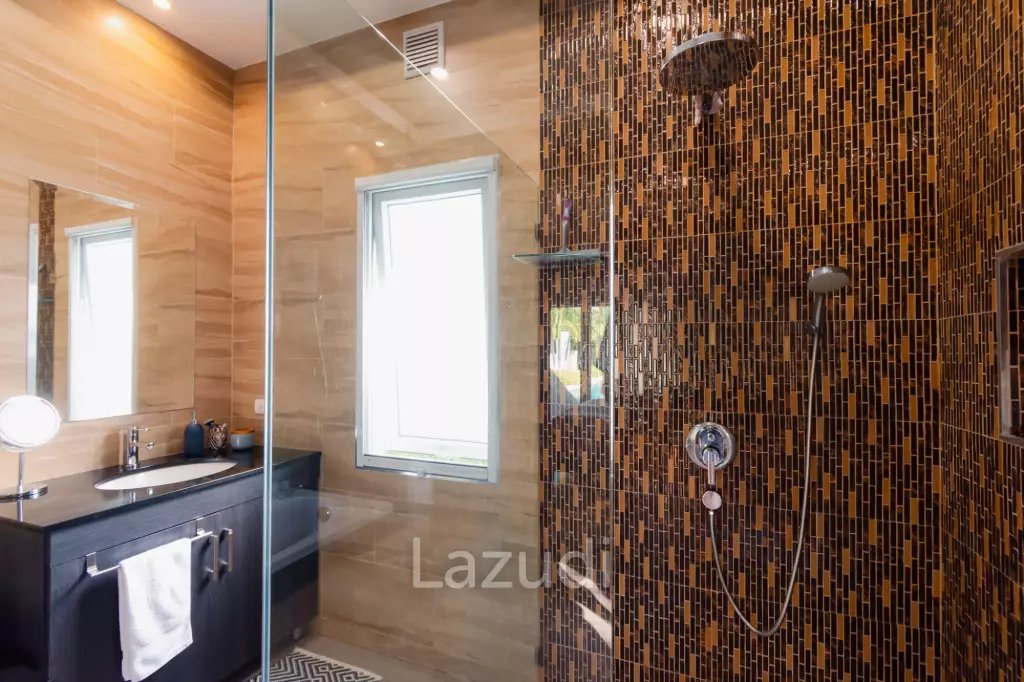 THE VIEWS HUA HIN  : 4 bed pool villa with outstanding Views