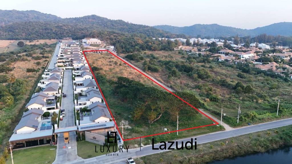 13,600 metro cuadrado Terreno de Venta