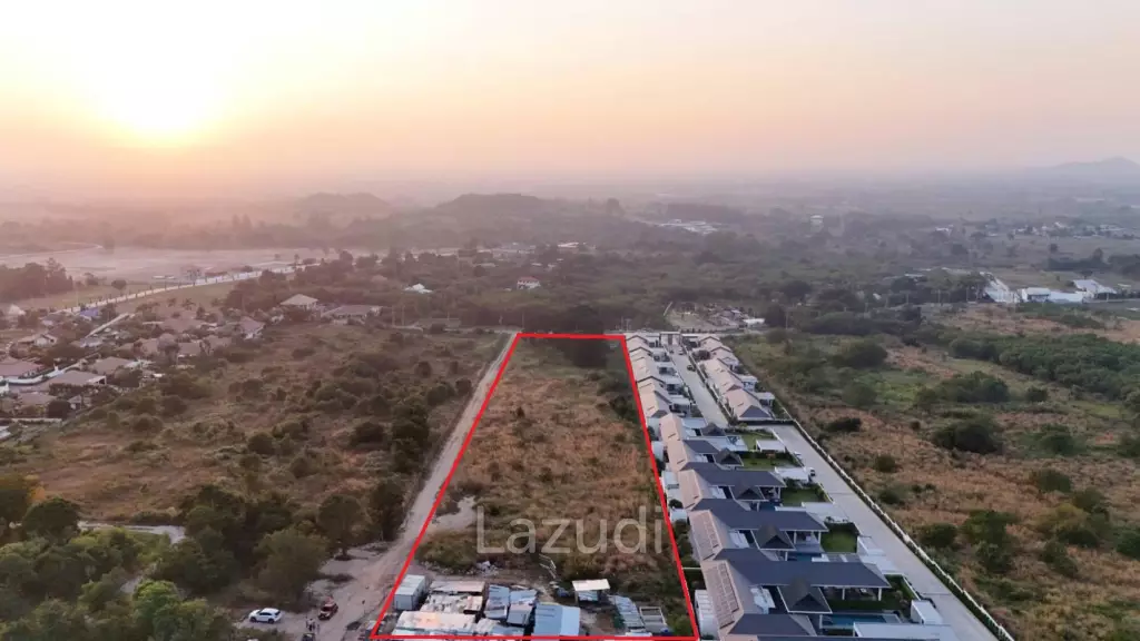 Prime Ultra Luxury Land 8 Rai 2 Ngan for Sale in Thap Tai Hua Hin