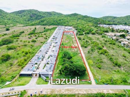 Prime Ultra Luxury Land 8 Rai 2 Ngan for Sale in Thap Tai Hua Hin