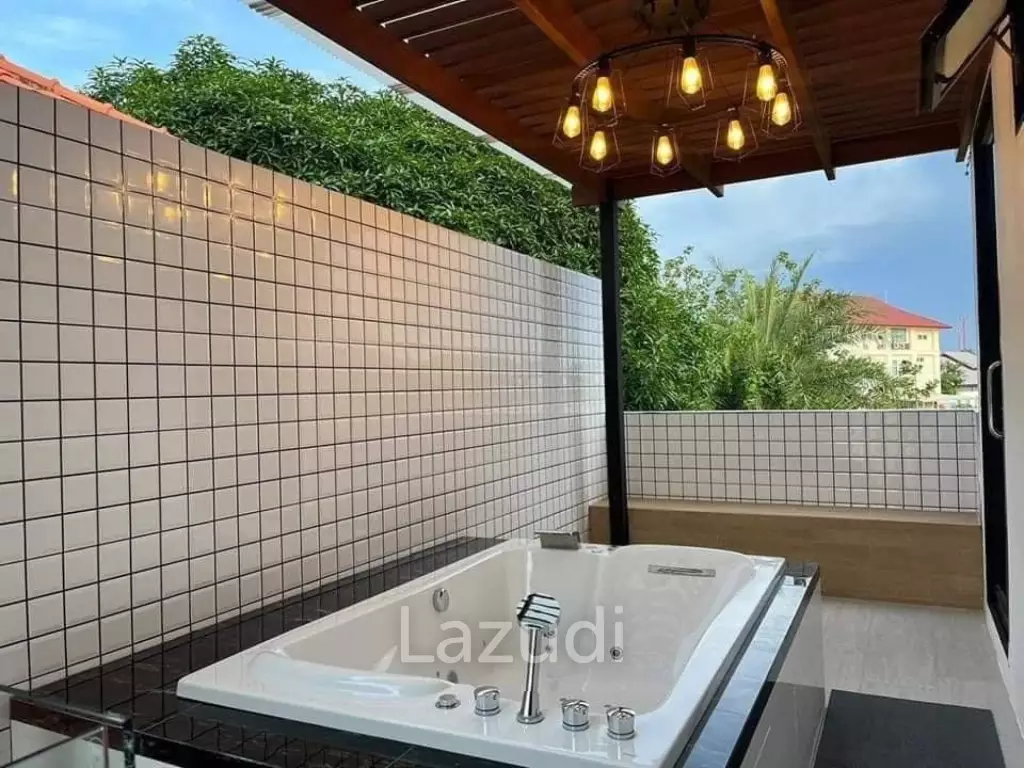 KAO TAO : 3 storey 3 bed pool villa 200 meters from the beach
