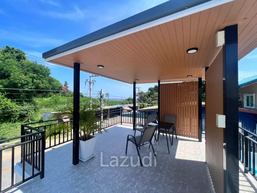 KAO TAO : 3 storey 3 bed pool villa 200 meters from the beach