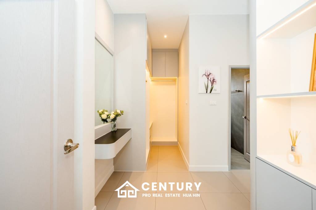 Modern 120 sqm 3-Bed Detached Home in Cha-Am with Courtyard Yard