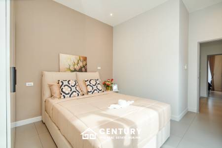 Modern 120 sqm 3-Bed Detached Home in Cha-Am with Courtyard Yard