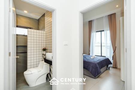 Modern 120 sqm 3-Bed Detached Home in Cha-Am with Courtyard Yard