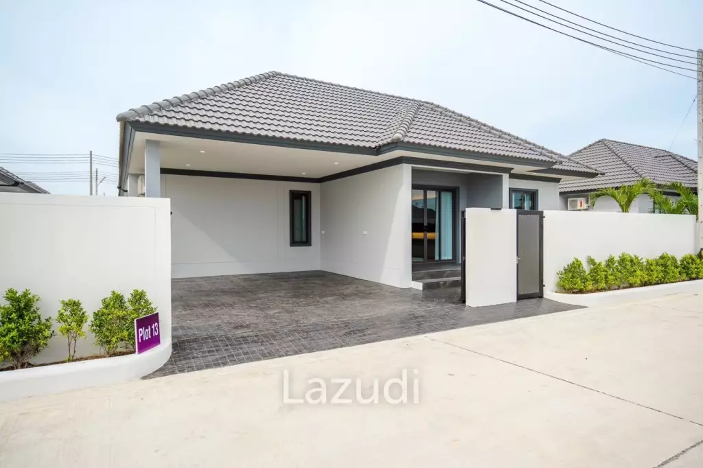 Modern 120 sqm 3-Bed Detached Home in Cha-Am with Courtyard Yard