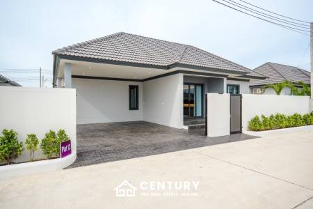Modern 120 sqm 3-Bed Detached Home in Cha-Am with Courtyard Yard