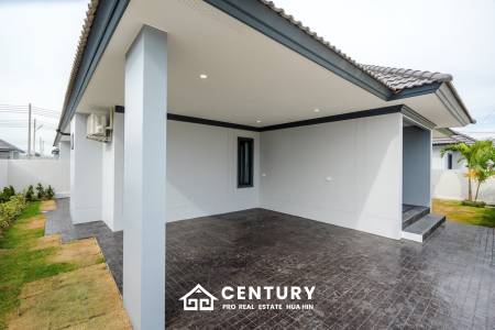 Modern 120 sqm 3-Bed Detached Home in Cha-Am with Courtyard Yard
