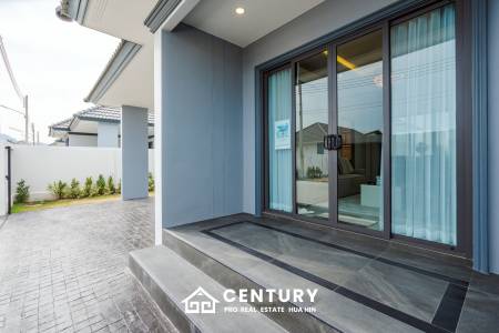 Modern 120 sqm 3-Bed Detached Home in Cha-Am with Courtyard Yard
