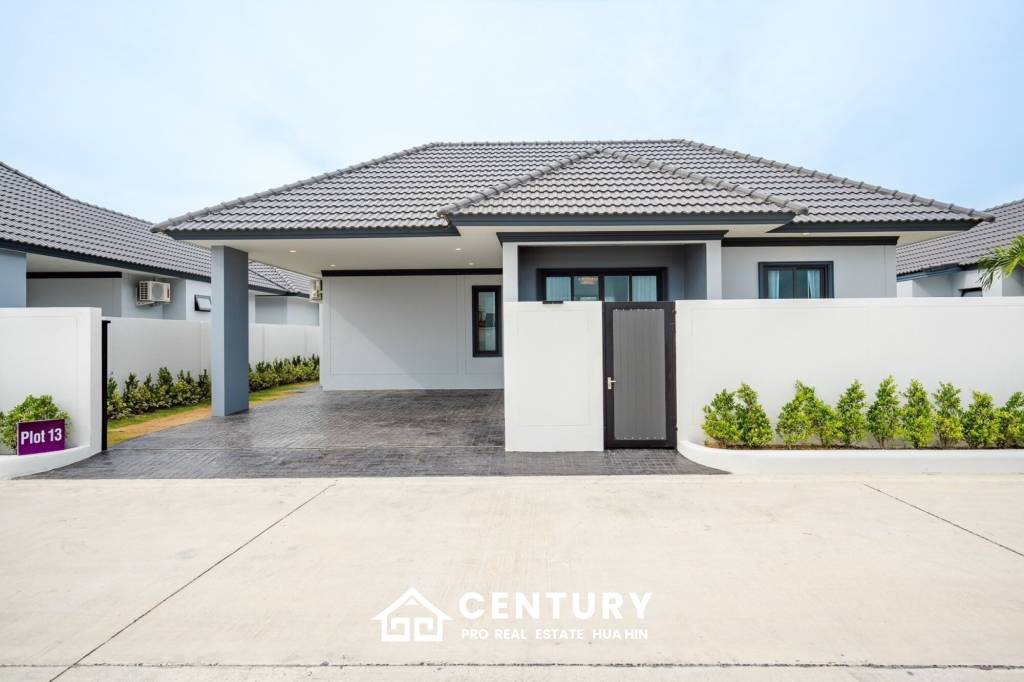 Modern 120 sqm 3-Bed Detached Home in Cha-Am with Courtyard Yard