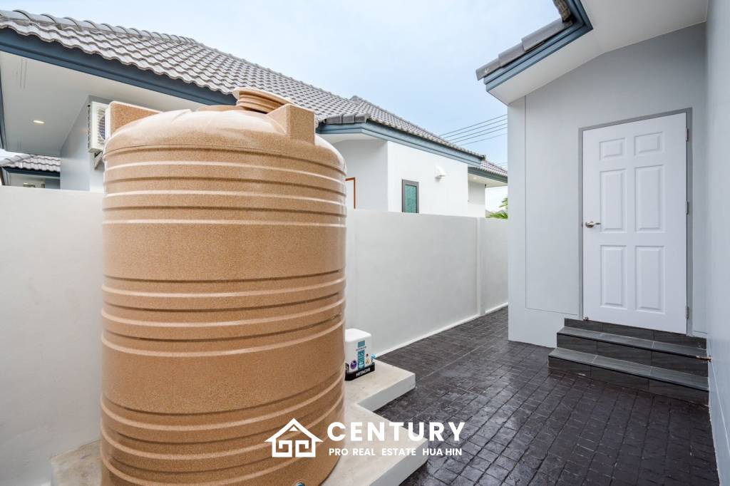 Modern 120 sqm 3-Bed Detached Home in Cha-Am with Courtyard Yard