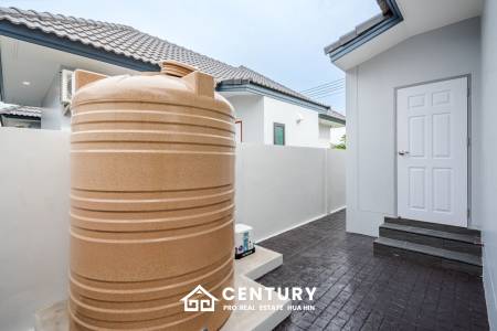 Modern 120 sqm 3-Bed Detached Home in Cha-Am with Courtyard Yard