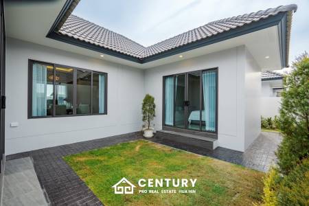 Modern 120 sqm 3-Bed Detached Home in Cha-Am with Courtyard Yard