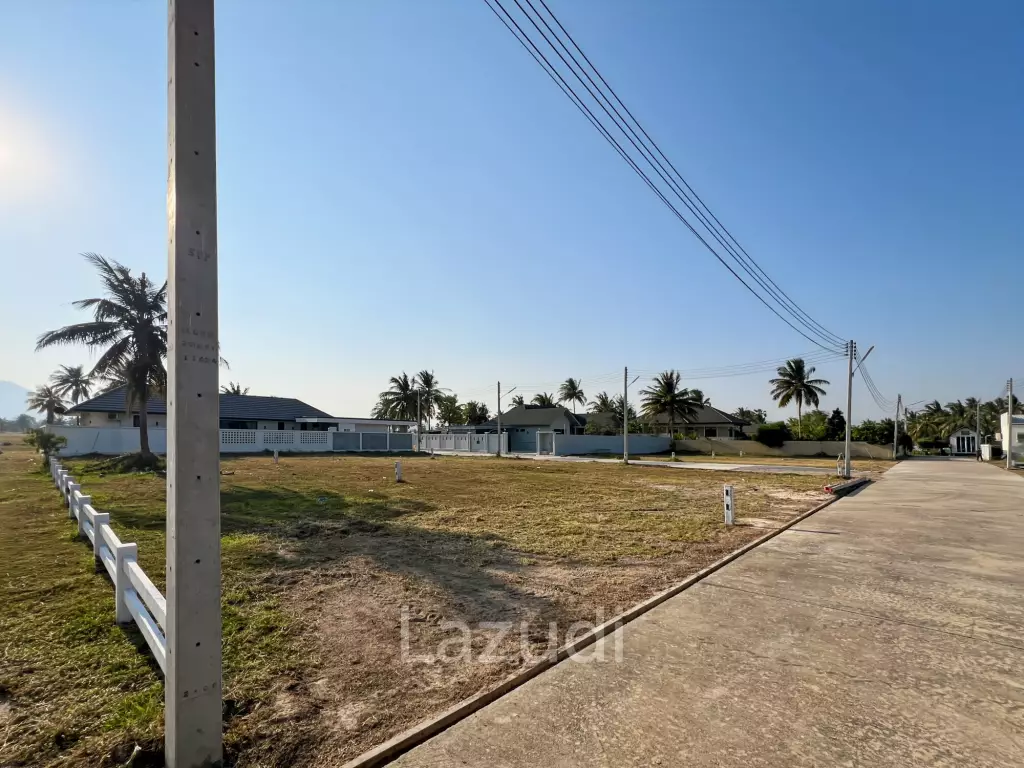 For Sale - 700 sqm Freehold Land Close to Palm Hill Golf Club