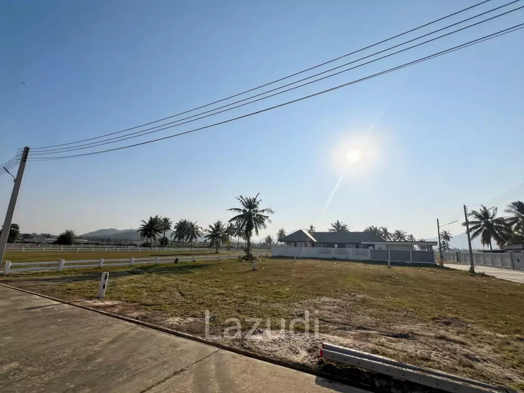For Sale - 700 sqm Freehold Land Close to Palm Hill Golf Club