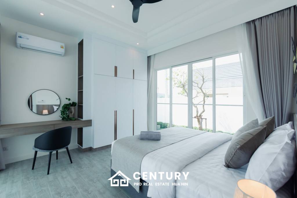 Modern pool villa in Thap Tai Hua Hin Eeden Luxe