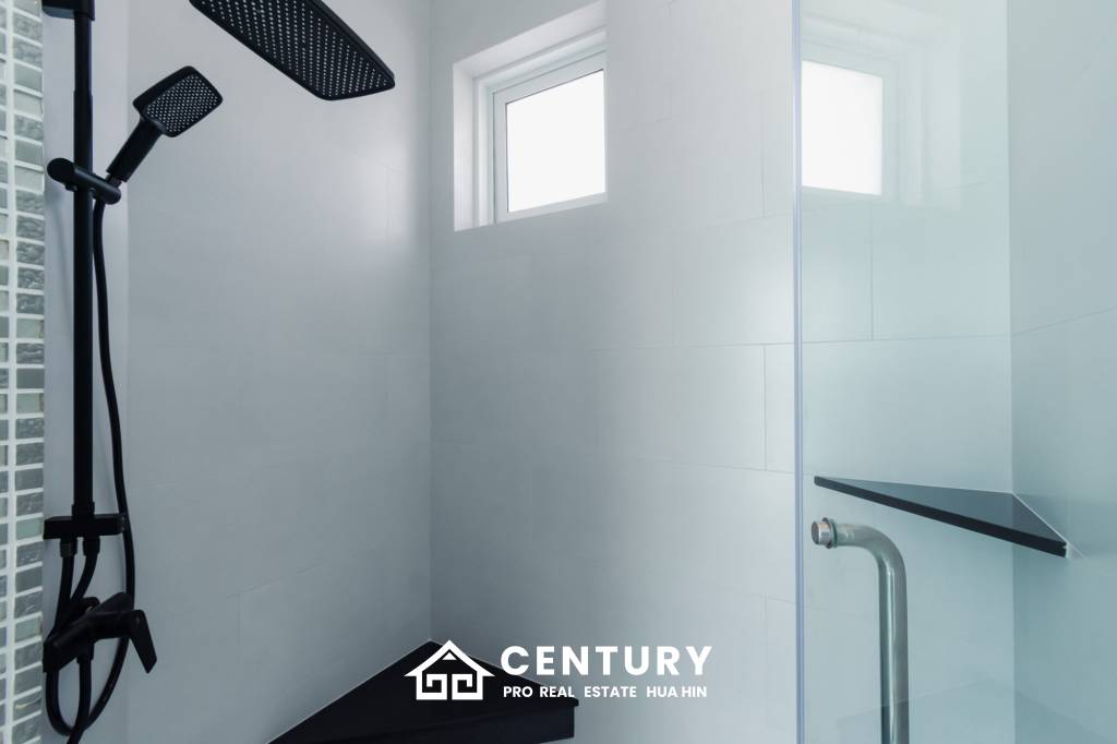 Modern pool villa in Thap Tai Hua Hin Eeden Luxe