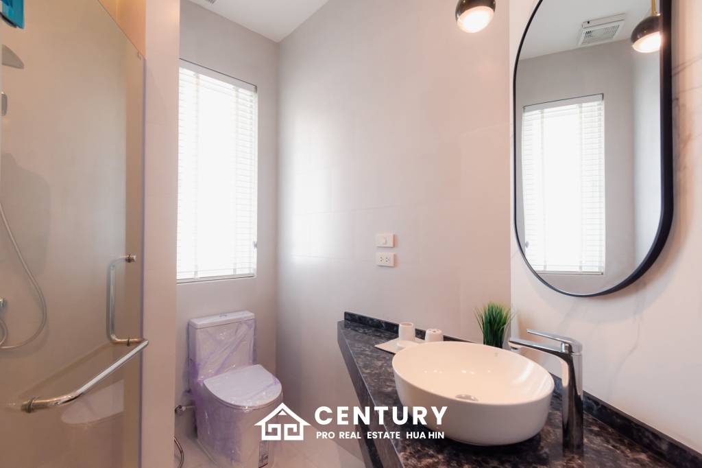 Modern pool villa in Thap Tai Hua Hin Eeden Luxe