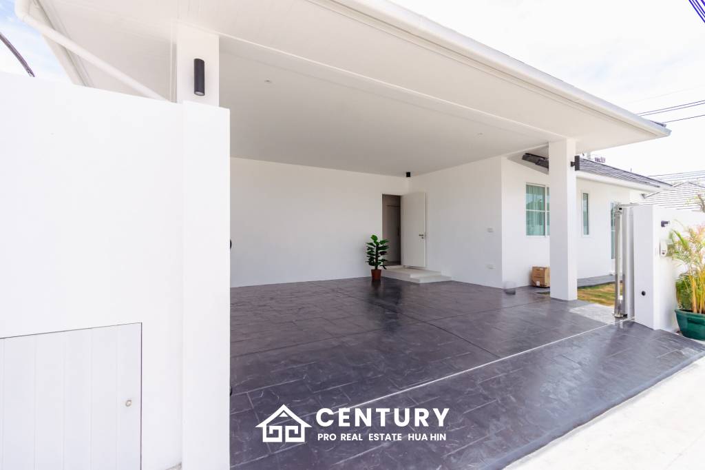 Modern pool villa in Thap Tai Hua Hin Eeden Luxe